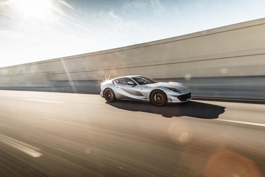  Ferrari 812 Superfast 2017 года  (NA) (фото 5 из 23)